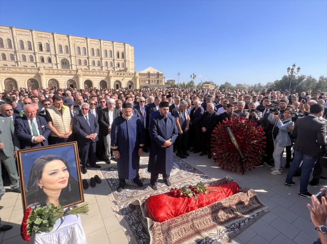 Azerbaycan Milletvekili Ganire Paşayeva son yolculuğuna uğurlandı