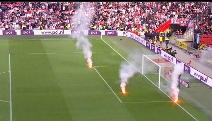 Maç yarıda kalmıştı! Ajax-Feyenoord karşılaşması, seyircisiz olarak tamamlanacak