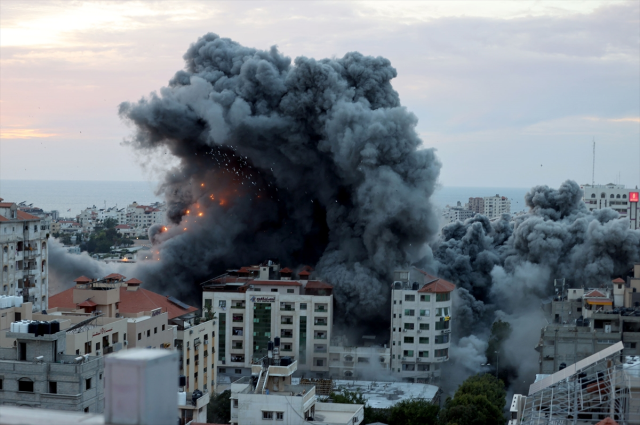 İsrail sabaha kadar Gazze'yi bombaladı! Can kayıpları artıyor, açıklamaların rengi artık daha sert