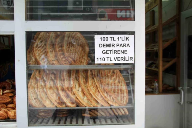 Elazığ'da fırıncıdan şaşırtan kampanya: 100 lira bozuk para getirene 110 lira