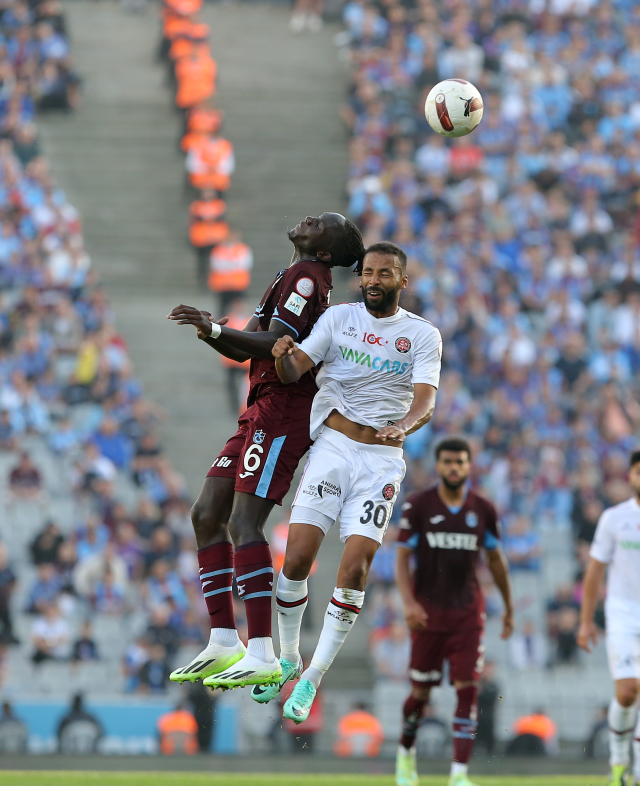 Trabzonspor, Karagümrük ile deplasmanda golsüz berabere kaldı