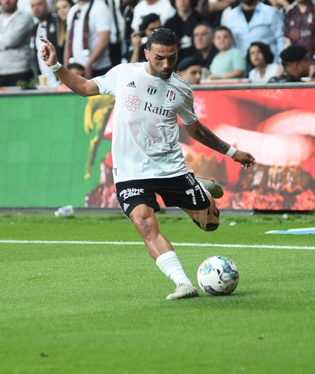 Beşiktaş'ta deprem! Umut Meraş derbiye saatler kala sakatlandı