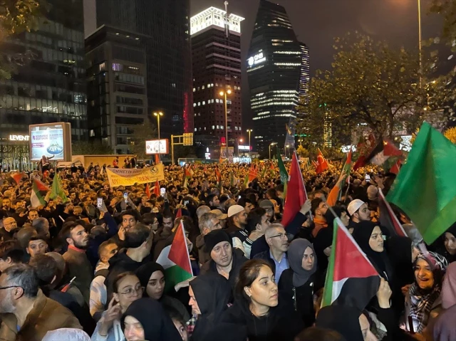 İstanbul'daki İsrail Başkonsolosluğu önünde protesto! Polis, kalabalığı dağıtmaya çalışıyor