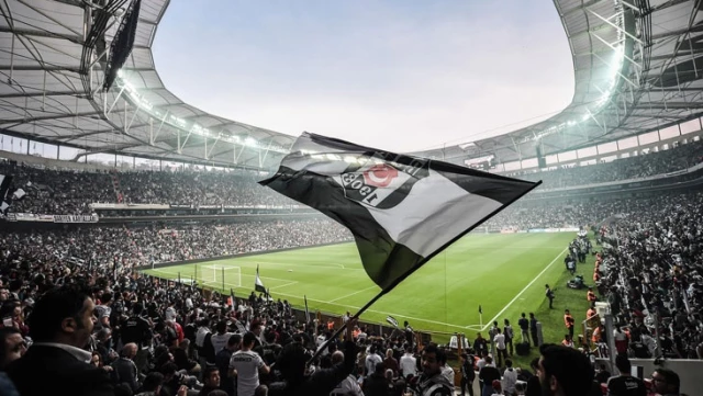 Böylesi ne görüldü ne duyuldu! Beşiktaş taraftarının yaptığı tezahürat Ahmet Nur Çebi'yi küplere bindirecek