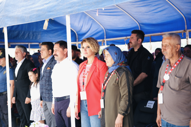 Gülben Ergen, Hatay'da açtığı okula depremde ölen Taha Duymaz'ın adını verdi