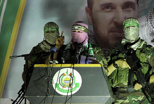 Hamas'tan Gazze'ye bomba yağdıran İsrail'e korkunç tehdit: Her saldırıda bir rehineyi öldürüp canlı yayınlayacağız