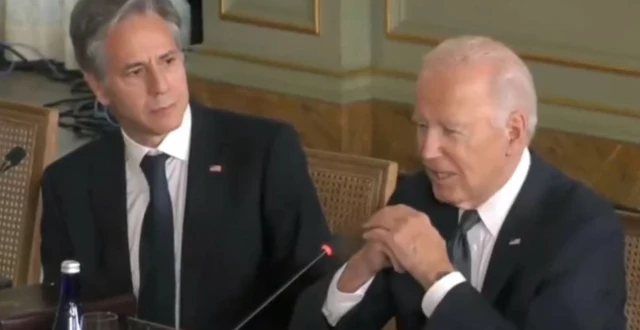 Biden konuştuğu sırada Blinken'in yüzü şekilden şekle girdi