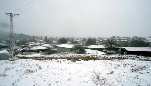 Kar Trakya'ya giriş yaptı, kuraklığın vurduğu bölge beyaz örtüyle kaplandı