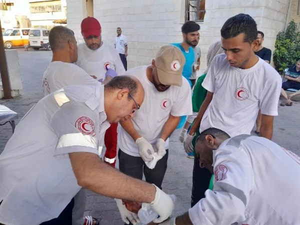 İsrail, yardım taşıyan kamyonların çalışması için Gazze'ye sınırlı miktarda yakıt girişine izin verecek