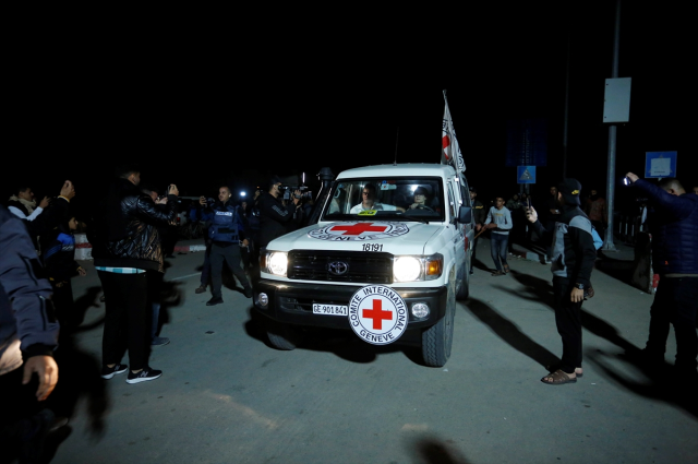 Gazze'deki geçici ateşkesin 6. gününde Hamas, 10 rehineyi serbest bıraktı