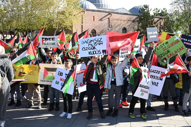 Konyalı çocuklar, Filistinli akranları için gökyüzüne balon uçurdu