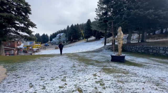 Uludağ'a mevsimin ilk karı yağdı