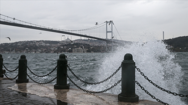 Meteoroloji'den aralarında İstanbul, Ankara ve İzmir'in de olduğu 72 il için sarı ve turuncu kodlu uyarı