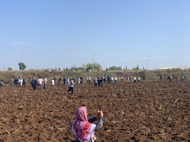 İsrail'i protesto etmek için İncirlik Hava Üssü'ne girmeye çalışan kalabalığa polisten sert müdahale