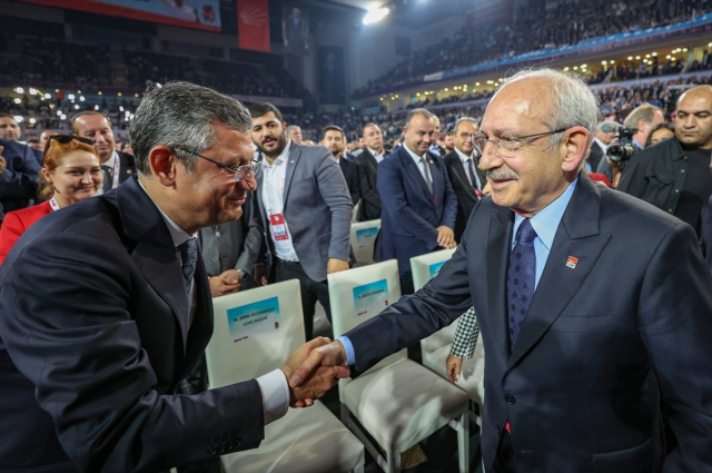 Kurultayda yaşanan 2 olay CHP tarihine geçti