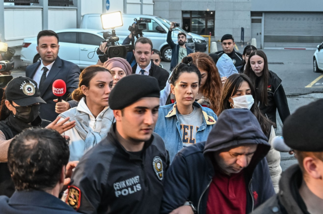 Ekibiyle yaptığı konuşma basına sızan Dilan Polat'ın ifadesi ortaya çıktı: Müşterilerin müstehcen fotoğrafları olduğu için endişe ettim