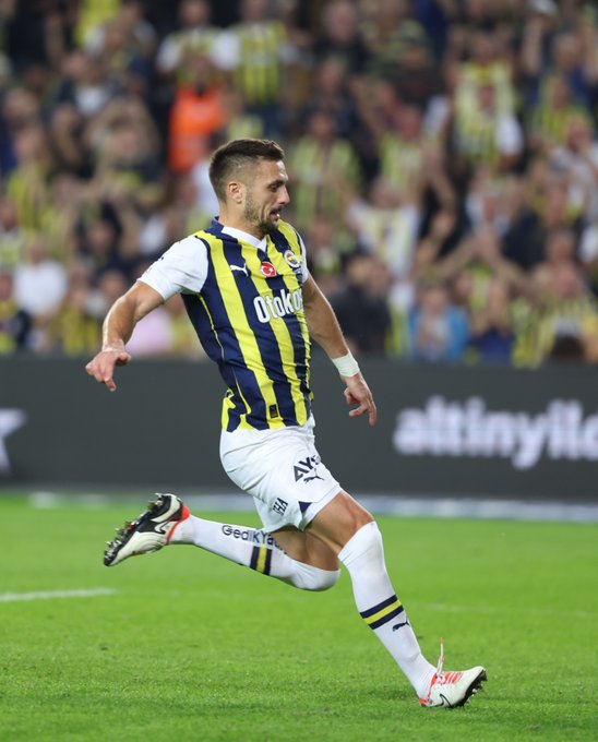 Son Dakika: Fırtına sert esti! Fenerbahçe, sahasında Trabzonspor'a 3-2 yenildi