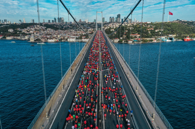 Son Dakika: 45. İstanbul Maratonu'nda Kenyalılar ipi göğüsledi! İşte kazandıkları para ödülü