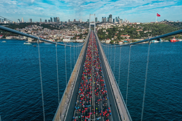 Son Dakika: 45. İstanbul Maratonu'nda Kenyalılar ipi göğüsledi! İşte kazandıkları para ödülü