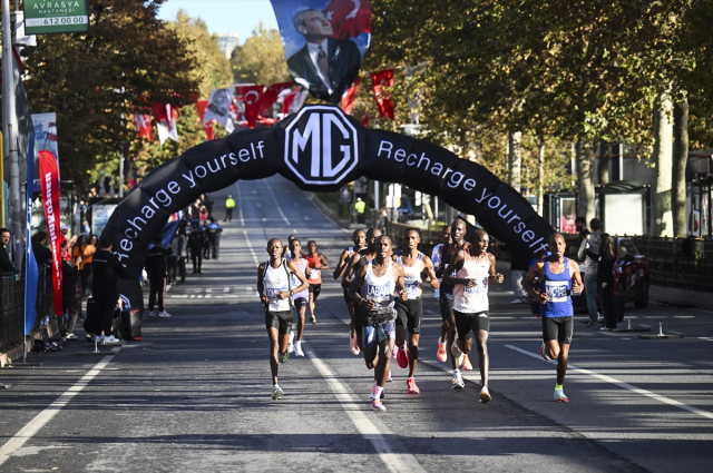 Son Dakika: 45. İstanbul Maratonu'nda Kenyalılar ipi göğüsledi! İşte kazandıkları para ödülü