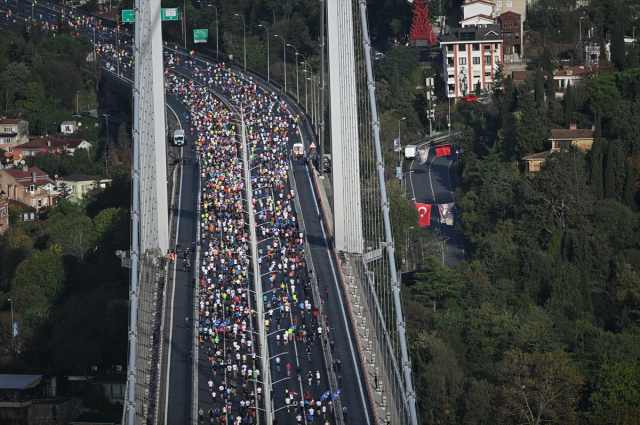 Son Dakika: 45. İstanbul Maratonu'nda Kenyalılar ipi göğüsledi! İşte kazandıkları para ödülü