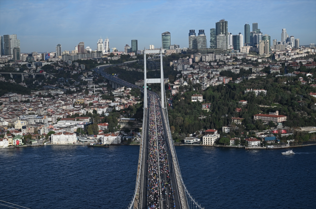 Son Dakika: 45. İstanbul Maratonu'nda Kenyalılar ipi göğüsledi! İşte kazandıkları para ödülü