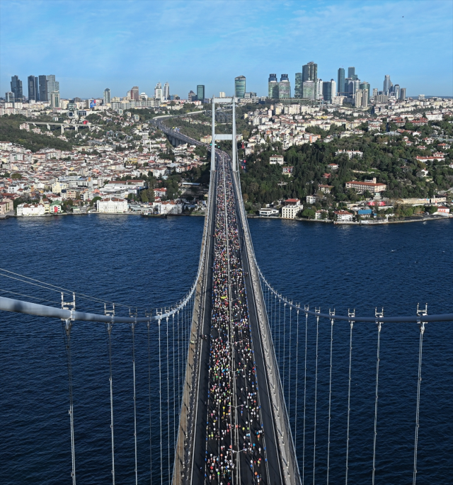 Son Dakika: 45. İstanbul Maratonu'nda Kenyalılar ipi göğüsledi! İşte kazandıkları para ödülü