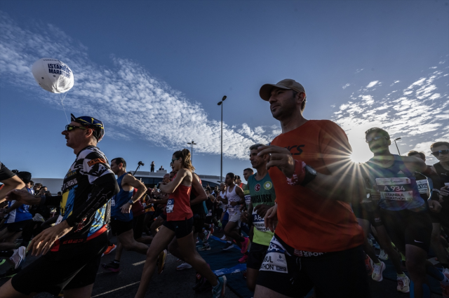 Son Dakika: 45. İstanbul Maratonu'nda Kenyalılar ipi göğüsledi! İşte kazandıkları para ödülü