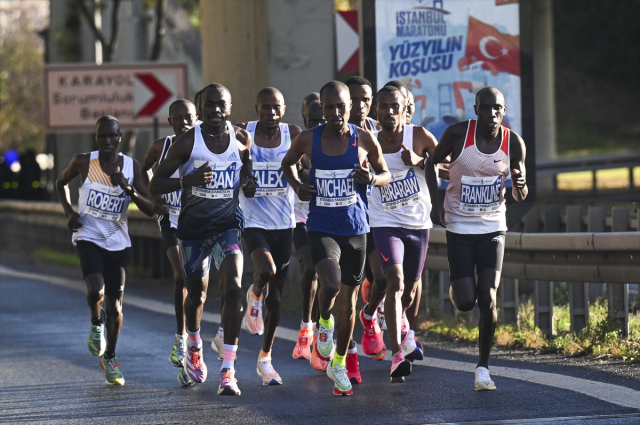 Son Dakika: 45. İstanbul Maratonu'nda Kenyalılar ipi göğüsledi! İşte kazandıkları para ödülü