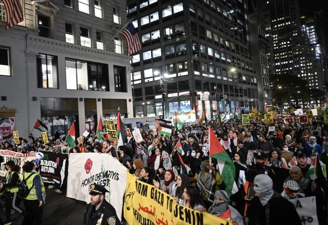 Biden ve Netanyahu'yu çıldırtacak görüntü! New York'ta binlerce kişi, İsrail'in saldırılarını protesto etti