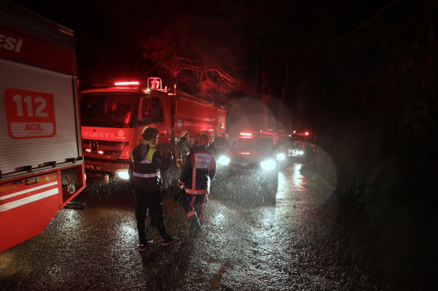 Trabzon'un 4 ilçesinde çıkan yangınlar itfaiye ekiplerini harekete geçirdi