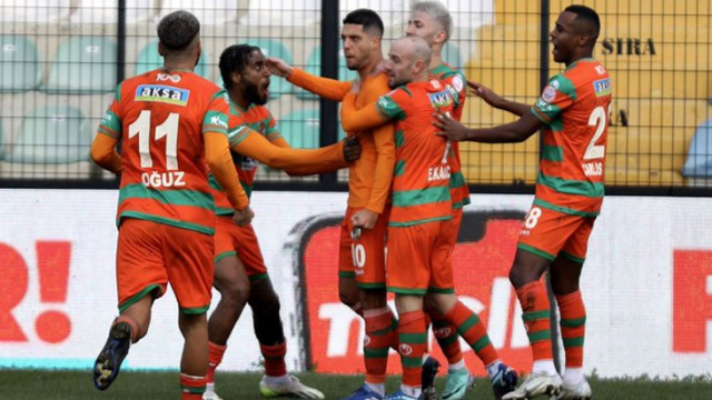 Fatih Tekke oğlunu üzdü! Alanyaspor, 6 maç sonra galip geldi