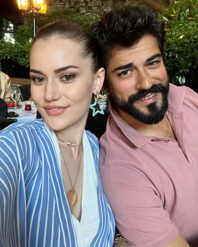 Burak Özçivit ve Fahriye Evcen'den 80 milyon TL'lik reklam anlaşması