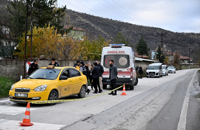 Takside eski eşinin boğazını keserek öldürdü