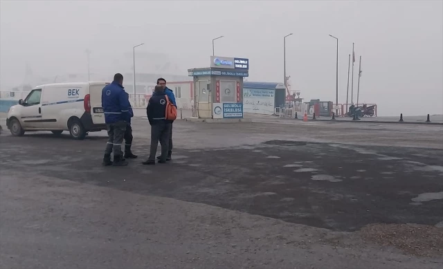 Gelibolu-Lapseki hattında seferler sis nedeniyle geçici olarak durduruldu! Boğaz, transit gemi geçişlerine kapatıldı