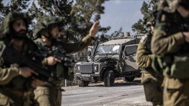 Netanyahu'nun istifasını isteyen binlerce İsrailli, Tel Aviv sokaklarına indi