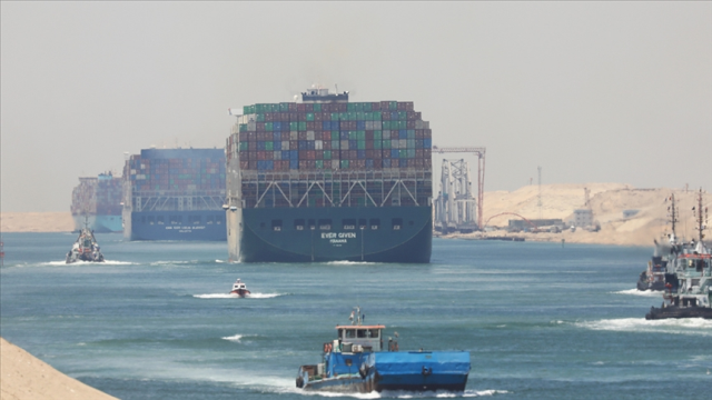 Dünyanın en büyük konteyner taşıma şirketi Maersk, Kızıldeniz'deki saldırılar sonrası bölgedeki seferlerini askıya aldı