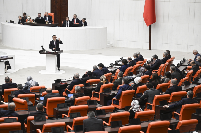 Meclis'te bütçe görüşmelerine Özgür Özel ve Numan Kurtulmuş arasındaki tartışma damga vurdu