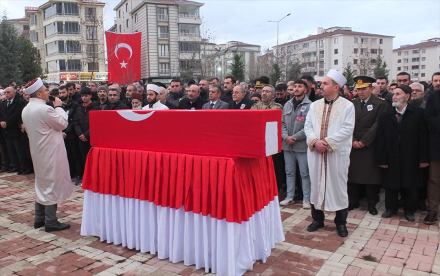 Şehit Kemal Aslan'ın babası: Selahattin Demirtaş ve Osman Kavala'ya selam gönderenlere hakkımı helal etmiyorum