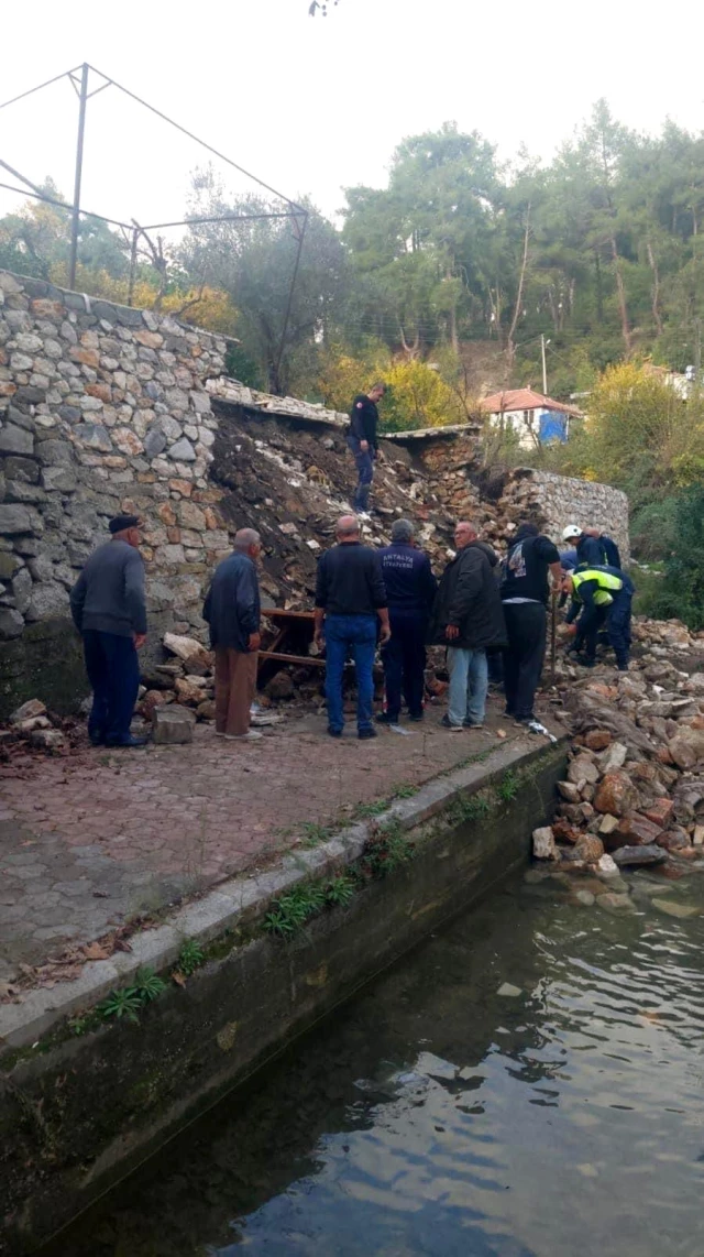 İstinat duvarı bankta oturan çocukların üzerine yıkıldı! 6 yaşındaki Mihriban hayatını kaybetti