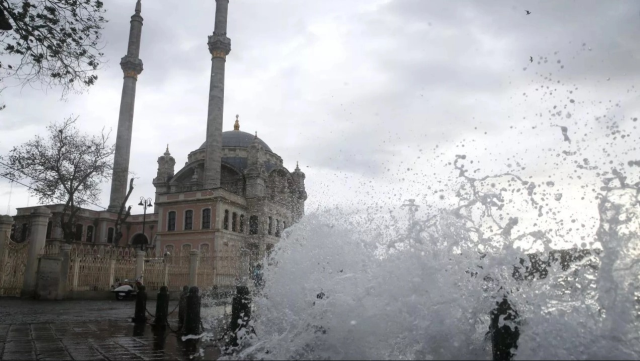 İstanbul için peş peşe fırtına uyarısı