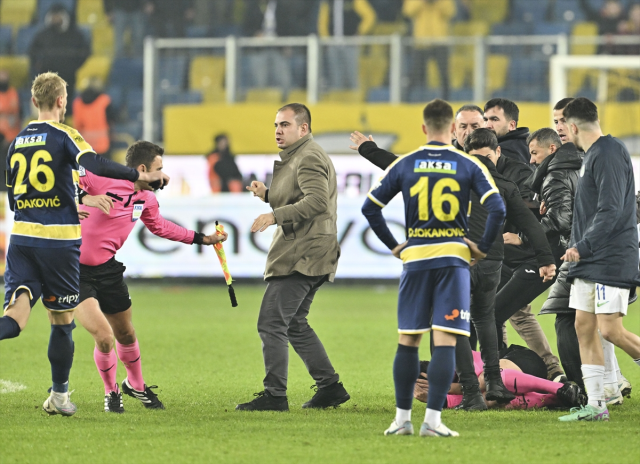 Bakan Tunç sinyali verdi: Sporda şiddet yasası değişecek