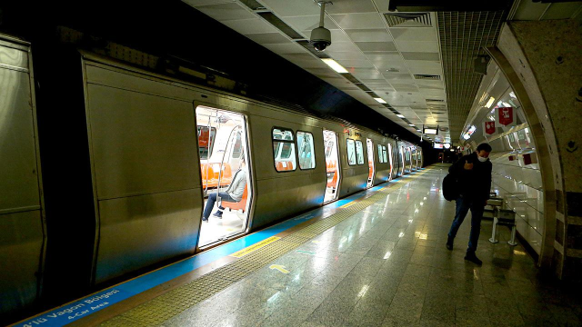 İstanbul'da yılbaşı gecesi bazı metro ve tramvay hatları 24 saat hizmet verecek