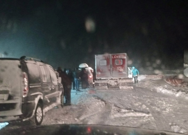 Ağrı'da yol açmaya giden iş makinesi uçuruma yuvarlandı: 2 kişi öldü, 2 kişi kayıp