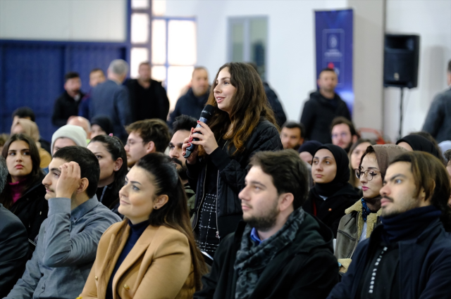 Uzaydan dünyaya dönüş rotası nasıl olacak? Türkiye'nin ilk astronotu Alper Gezeravcı canlı yayında anlattı