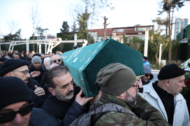 Eski MİT'çi Mehmet Eymür'ün cenazesine Alaattin Çakıcı ve Sedat Peker çelenk gönderdi