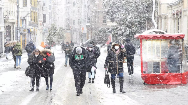 Meteoroloji beklenen haberi verdi! İstanbul'a kar geliyor, 4 gün etkili olacak