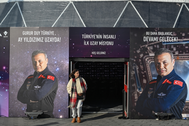 Gözler 00.49'da! İlk Türk astronot Alper Gezeravcı'nın uzaya fırlatılması için geri sayım başladı