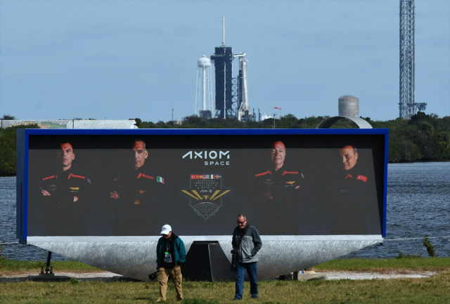 Gözler 00.49'da! İlk Türk astronot Alper Gezeravcı'nın uzaya fırlatılması için geri sayım başladı