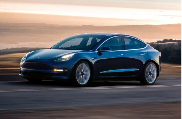 Tesla, Çin'de sattığı 1,6 milyon elektrikli aracını geri çağırdı